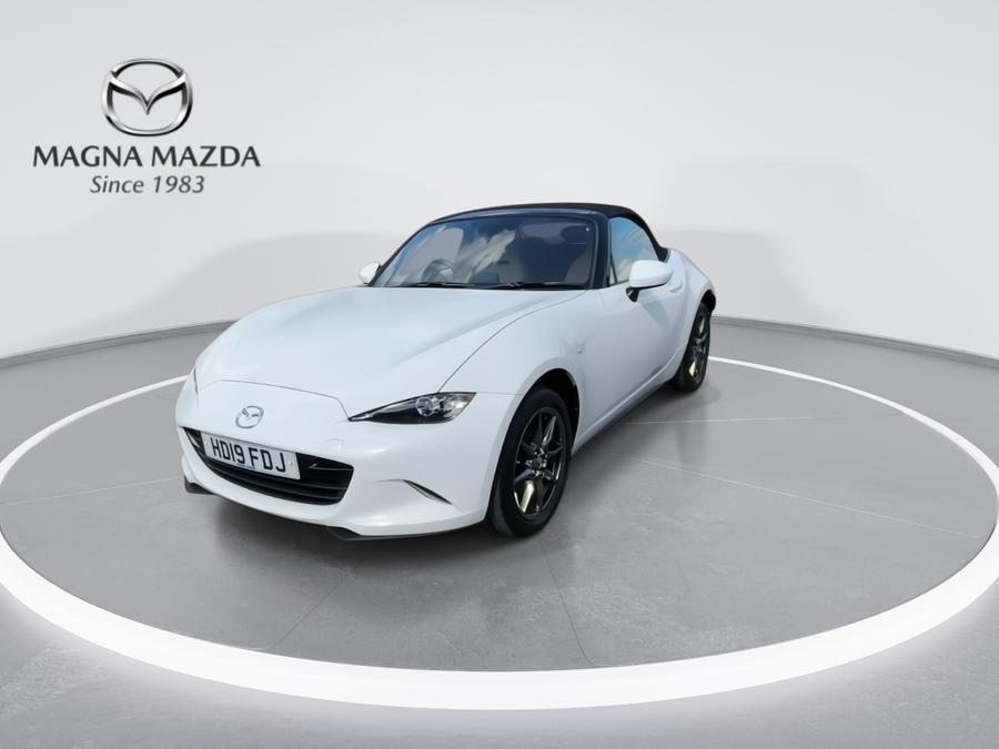Mazda MX-5 Photo spincar-6e878fd744fe6bfbd37fa19c506eaa1c60fb659d.jpg