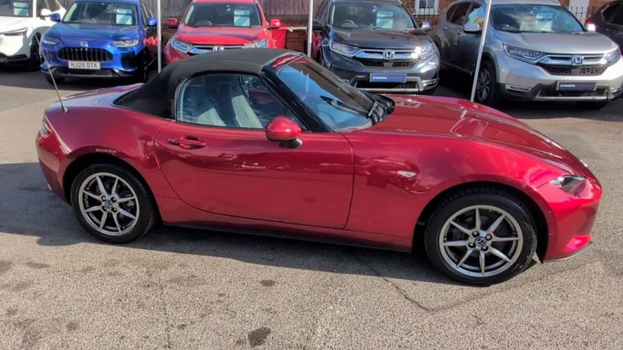 Mazda MX-5 Photo spincar-6ed57682ad0cb416780e7d3603b38d88f05e9cba.jpg
