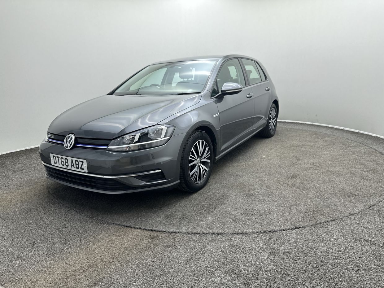 Volkswagen GOLF Photo 3