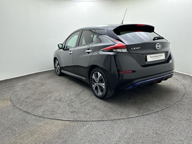 Nissan LEAF Photo spincar-6f16156e75340eed48d09a1077a75a30a8218215.jpg