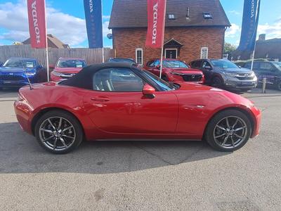 Mazda MX-5 Photo 12