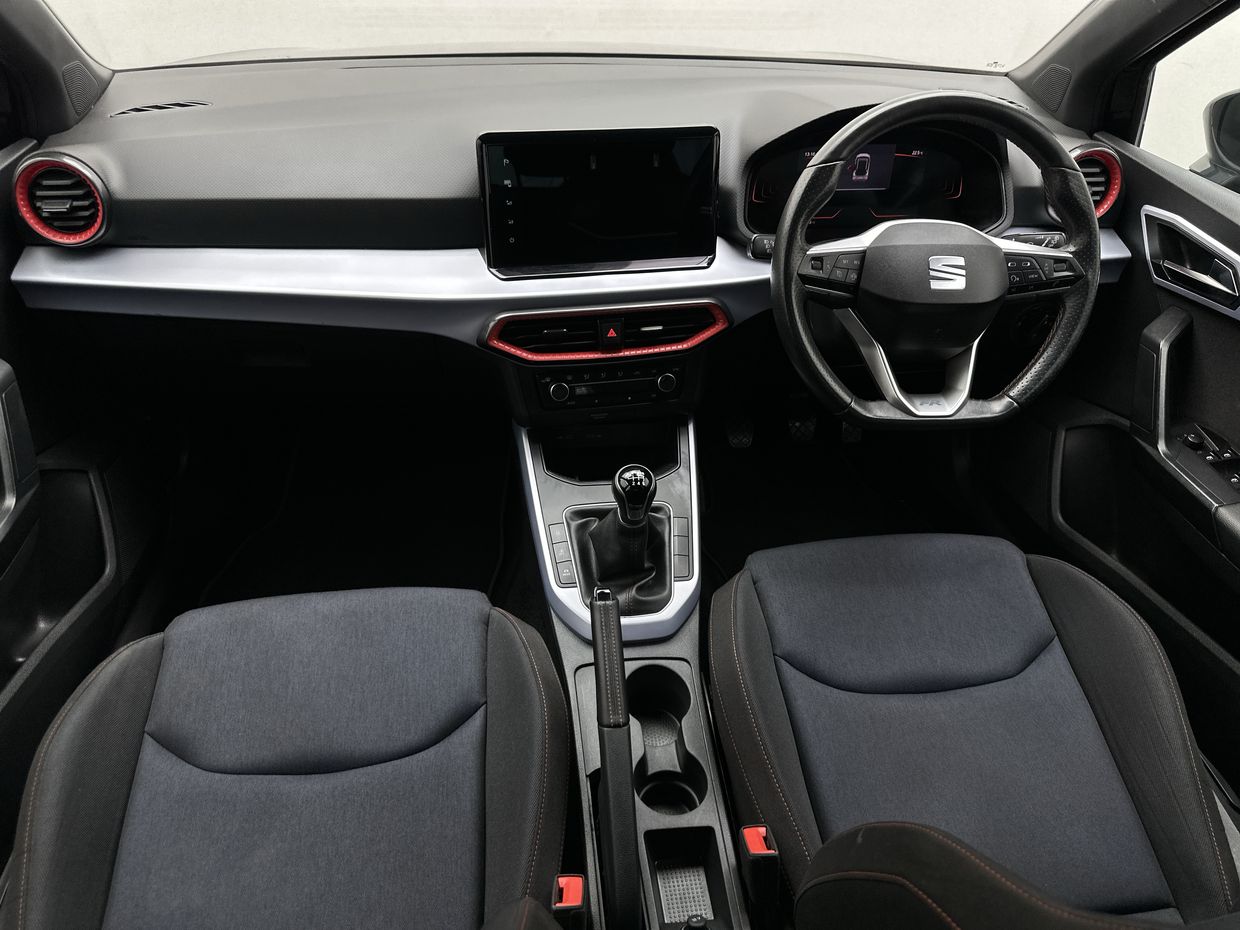 SEAT ARONA Photo 15