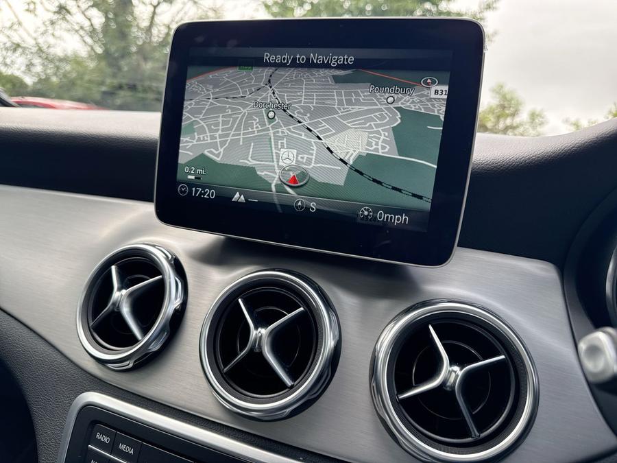Mercedes-Benz GLA Photo spincar-70e8f9bce8c407ed215bc4d2228c73399b481d0c.jpg