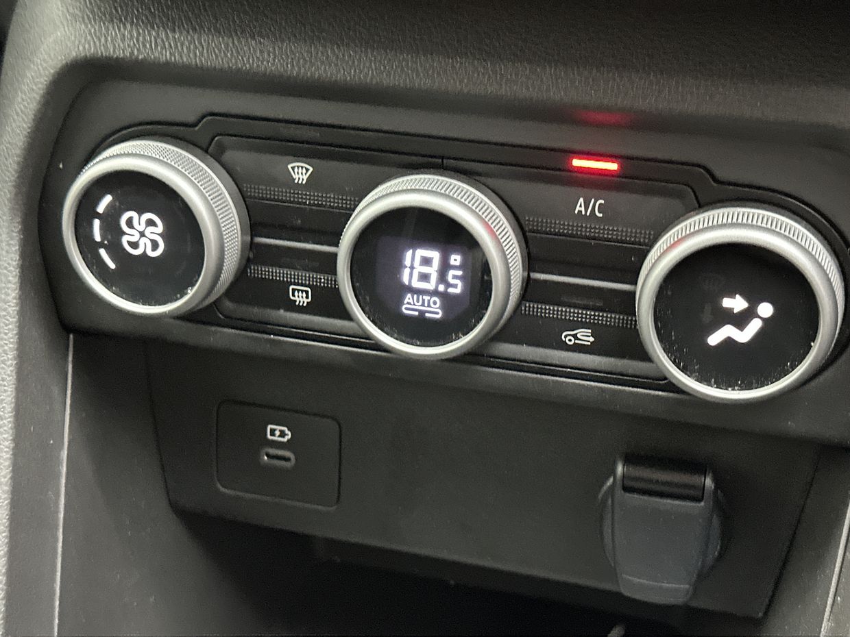 Dacia SANDERO Photo 13