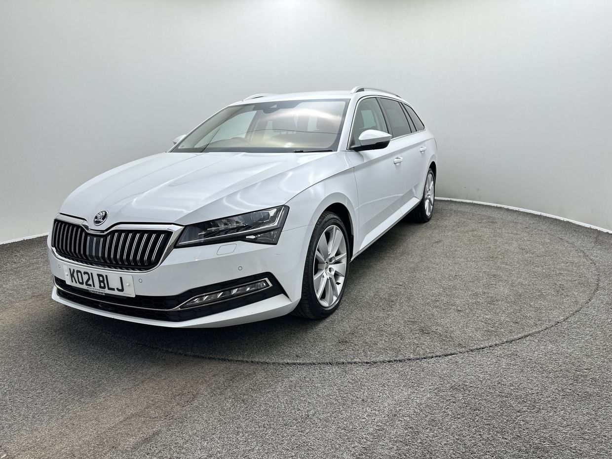 Skoda SUPERB Photo 3