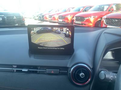Mazda Mazda2 Photo 32