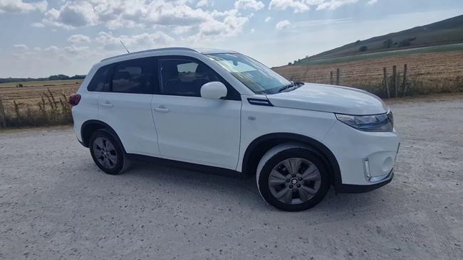 Suzuki Vitara Photo spincar-73f7035784728e90b3c8d8f28a0388e0b31fdd9e.jpg