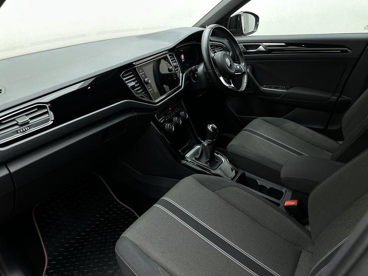 Volkswagen T-Roc Photo spincar-740e02754f5ef379c003e409fe15d3e10481ac05.jpg