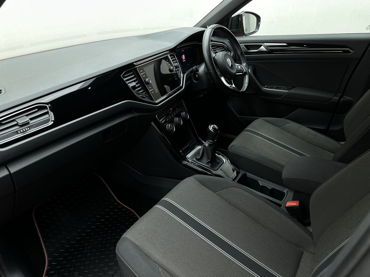 Volkswagen T-Roc Photo 18