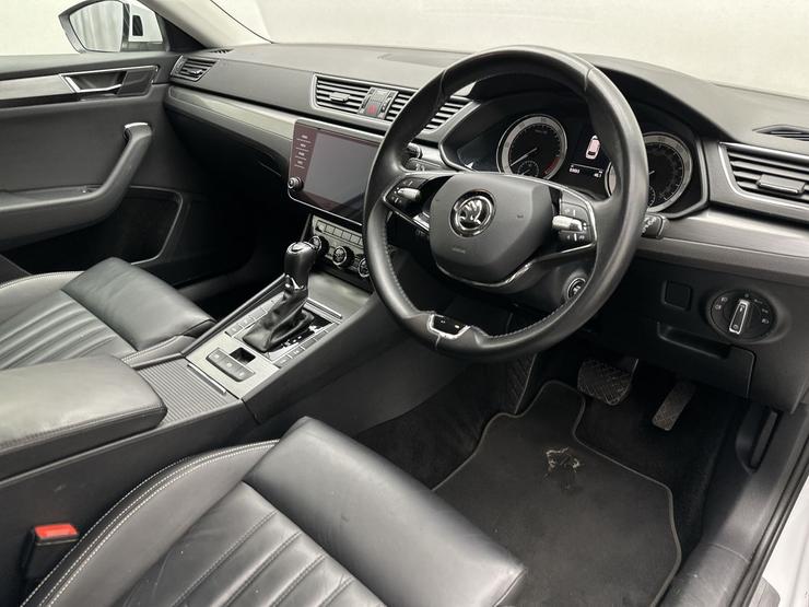 Skoda SUPERB Photo spincar-75ee55be4f06542d889f714665855a8cfde4a3a8.jpg