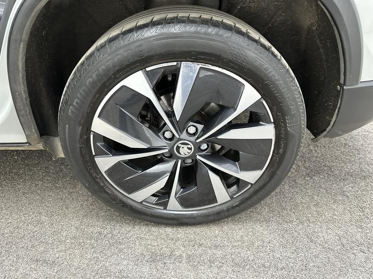 Skoda KAROQ Photo spincar-7723ae1e26793e8a90d4bc1a76f93ed29e2eca1c.jpg