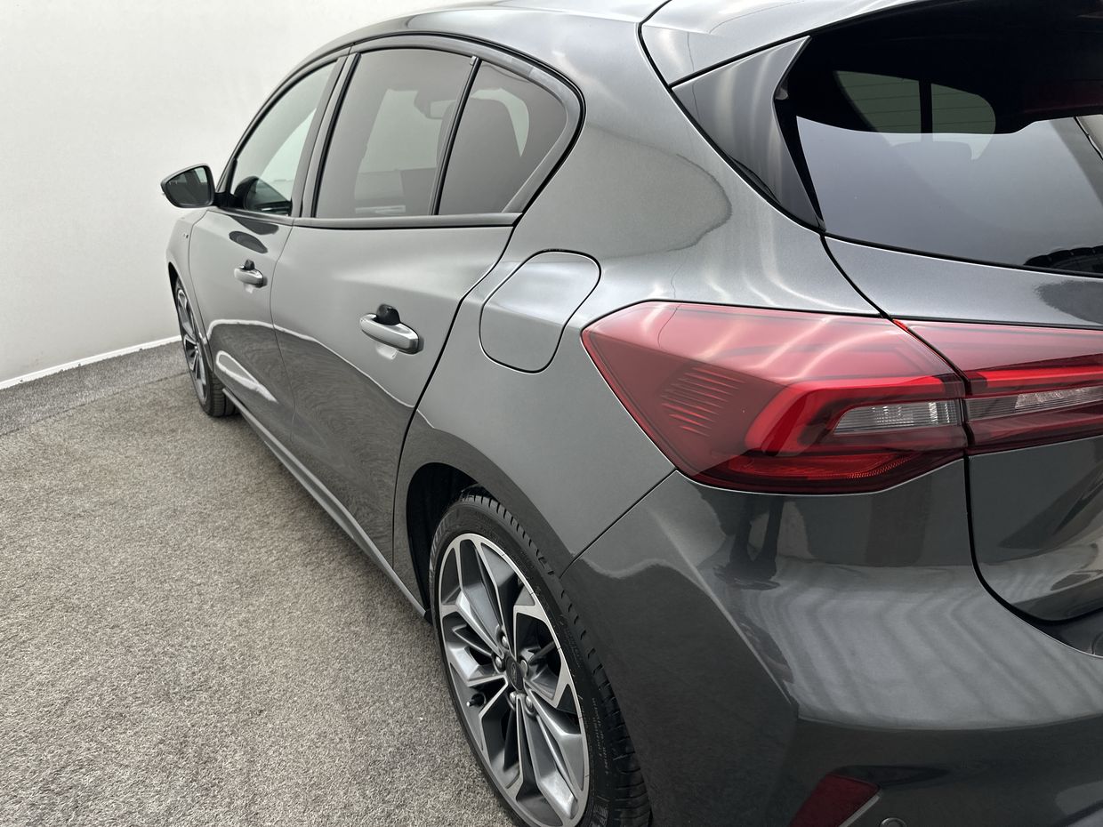 Ford Focus Photo 24