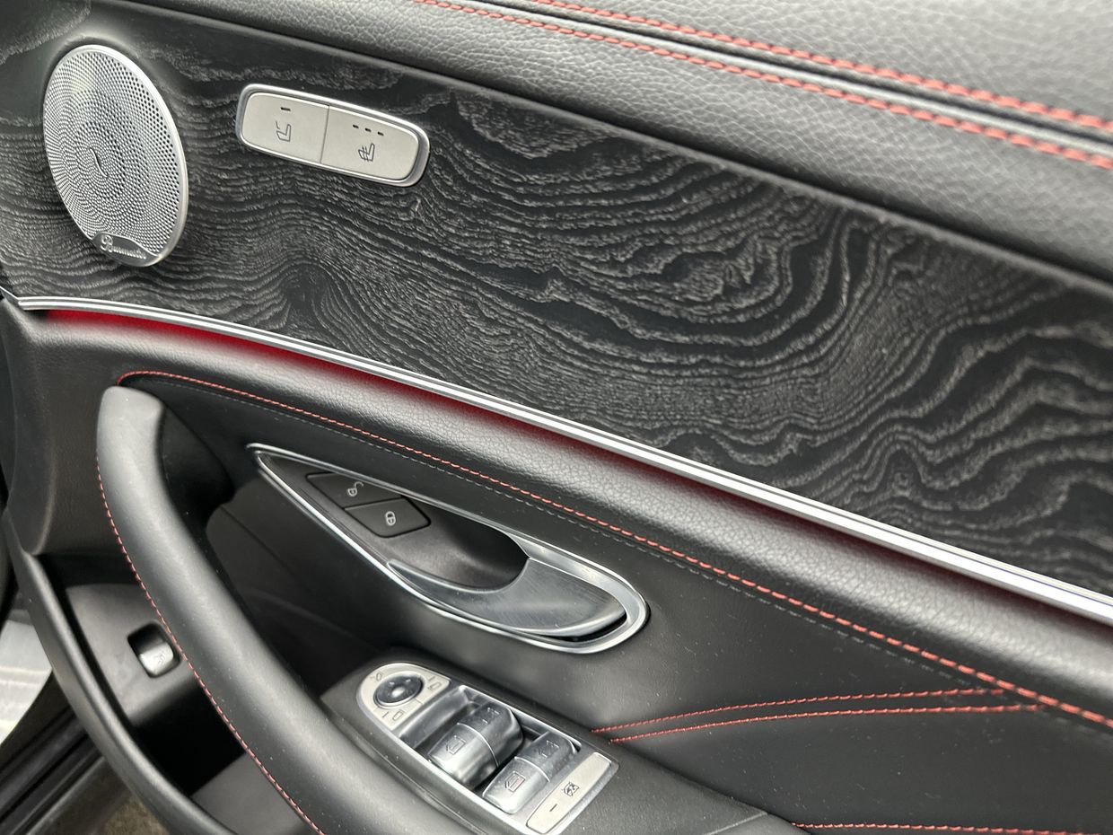 Mercedes-Benz E CLASS Photo 17
