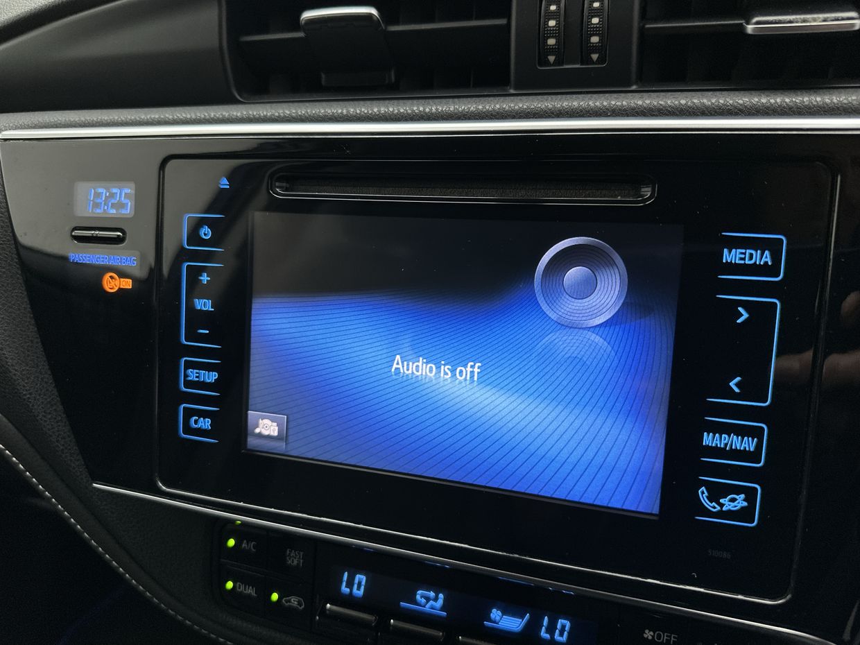 Toyota Auris Photo 11