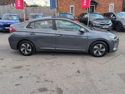 Hyundai IONIQ Photo 12