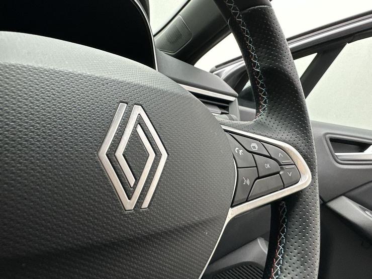 Renault CLIO Photo spincar-7deeaae4b1d15f8fbbdd80f102ea712fd4a316b3.jpg