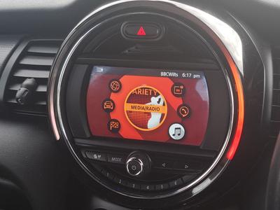 MINI Hatch Photo 32