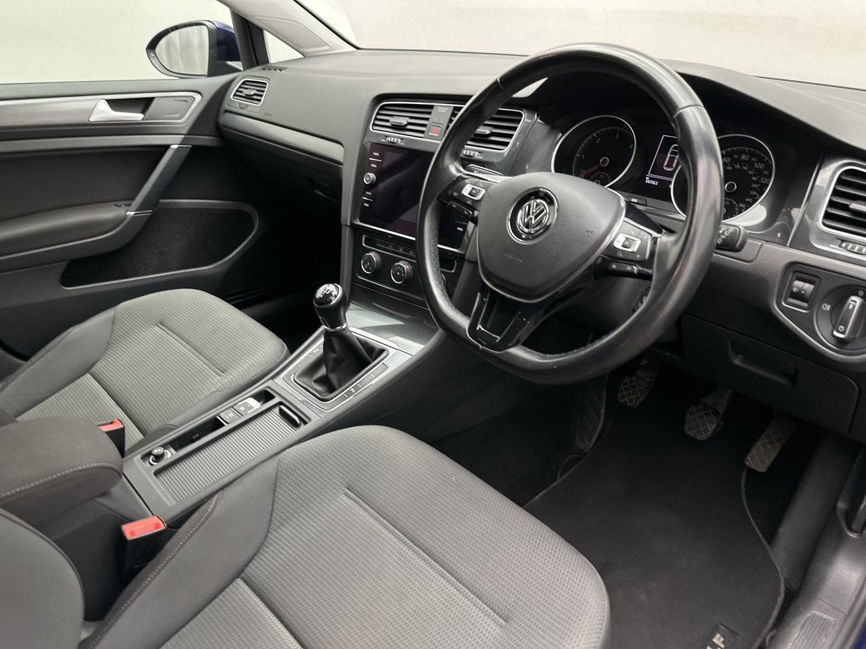 Volkswagen GOLF Photo 15