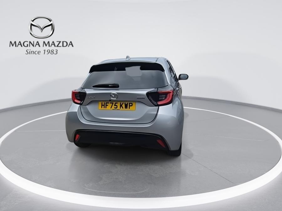 Mazda Mazda2 HYBRID Photo spincar-820acbe8277b1d2b51d881b3bbb6e60c4b89062c.jpg