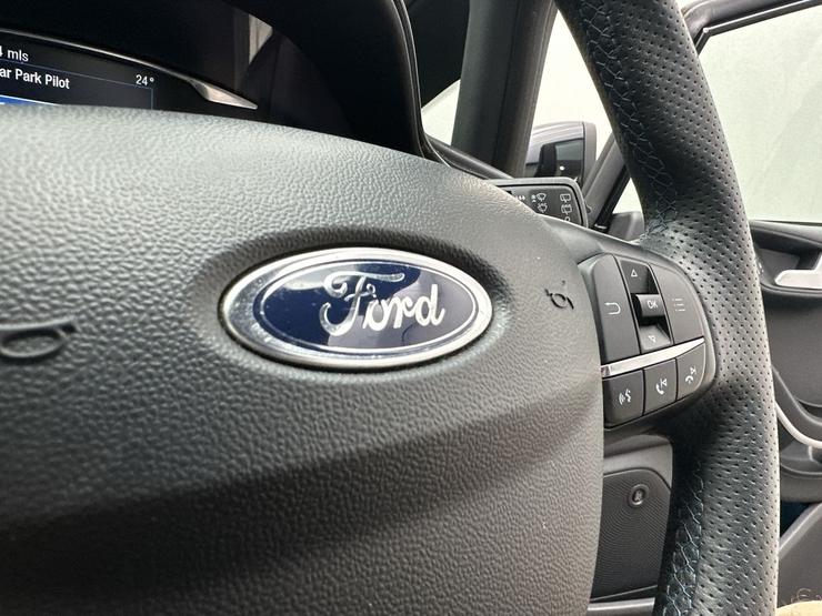 Ford Fiesta Photo spincar-837a2095ec83b93787685f2c4df791df933b2e38.jpg