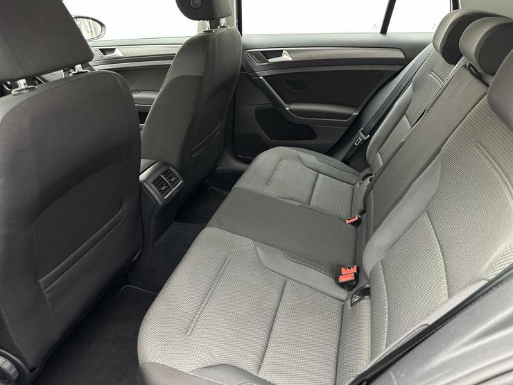 Volkswagen GOLF Photo spincar-86565d85f0b6c2687a1c1b140fa0b69f20e9ca16.jpg