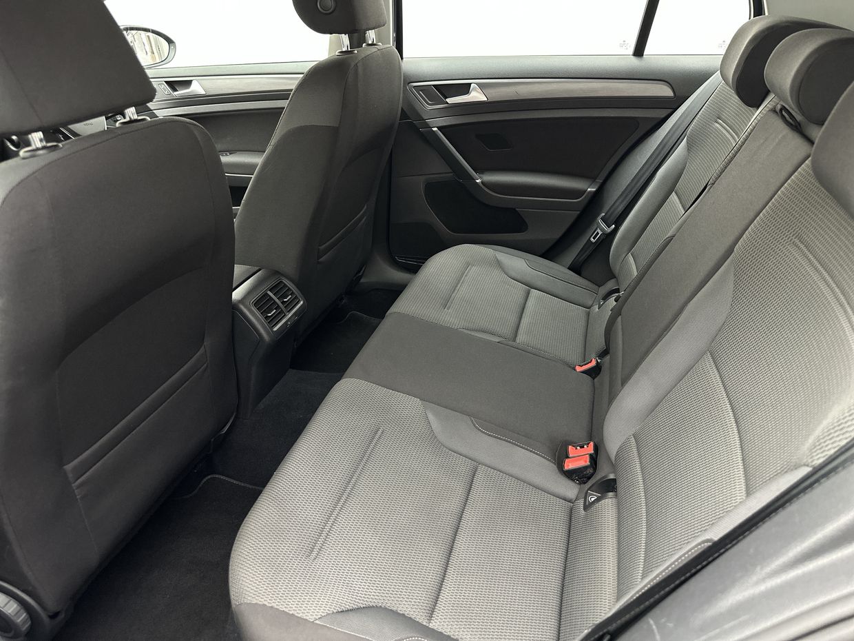 Volkswagen GOLF Photo 17