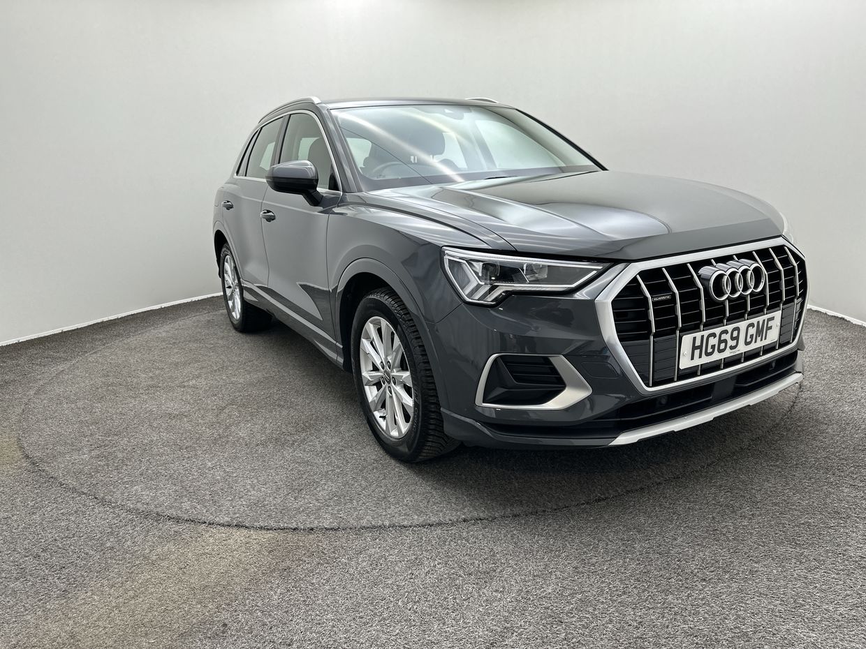 Audi Q3 Photo 1
