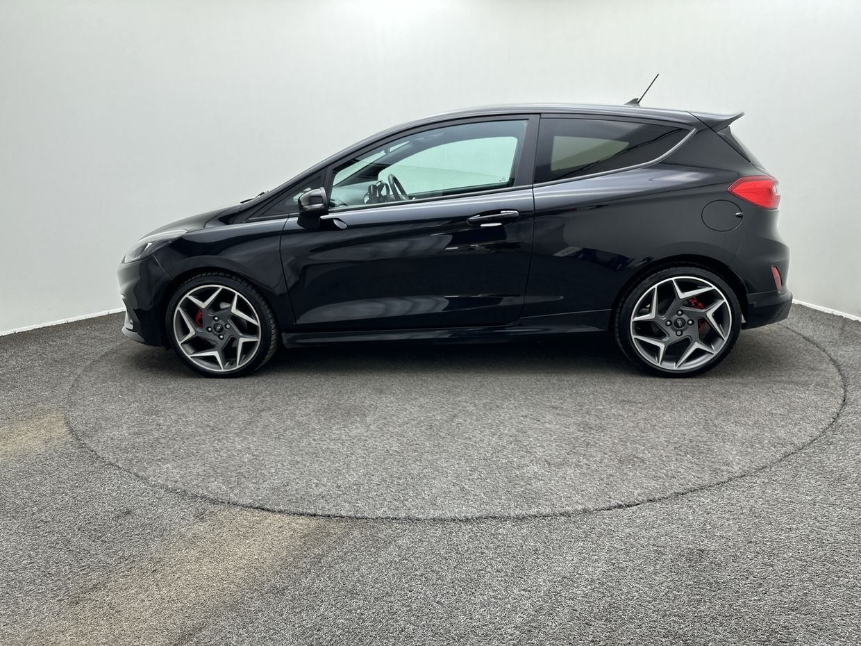 Ford Fiesta Photo 4