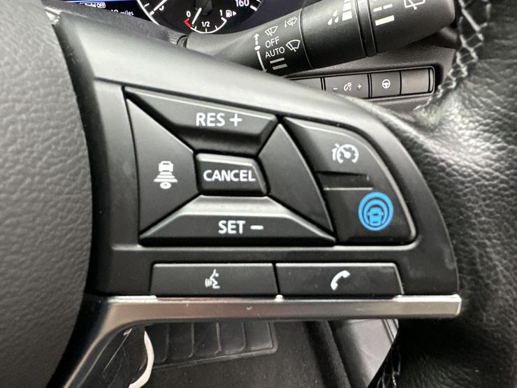Nissan JUKE Photo spincar-884d7f81edc9cd85f716b2175a9cfe0afec503aa.jpg