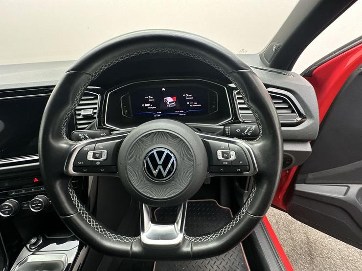 Volkswagen T-Roc Photo spincar-89da10407efd6a9009faad3c130bb14e67f91e07.jpg
