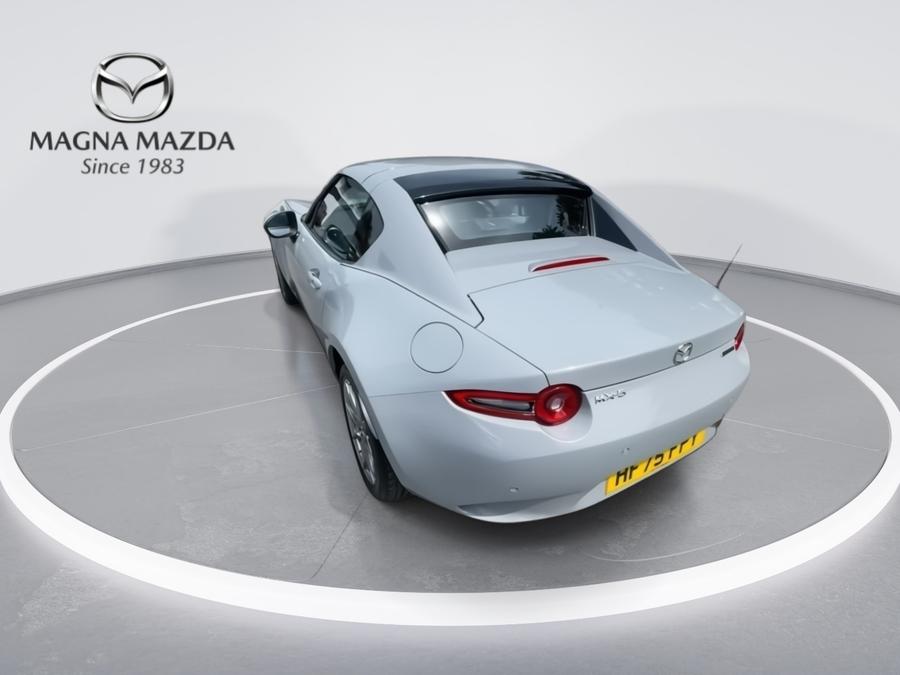 Mazda MX-5 RF Photo spincar-8a1269280880bf9615fb1bbd74fbf173da76bb4d.jpg