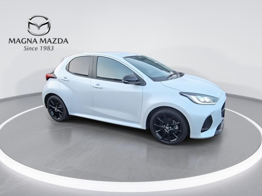 Mazda Mazda2 HYBRID Photo spincar-8a96187575f53109eca497b0b86177657357a52f.jpg