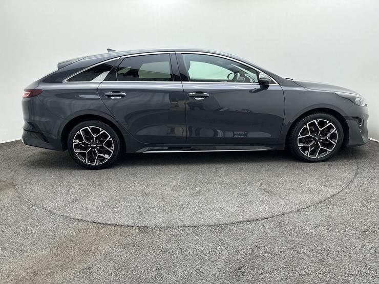 Kia Proceed Photo spincar-8ae0c658e03d6dc46cdd2c87d035ef50ffa4263a.jpg