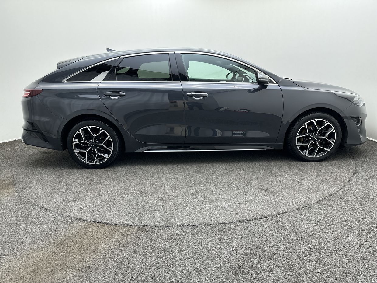 Kia Proceed Photo 8