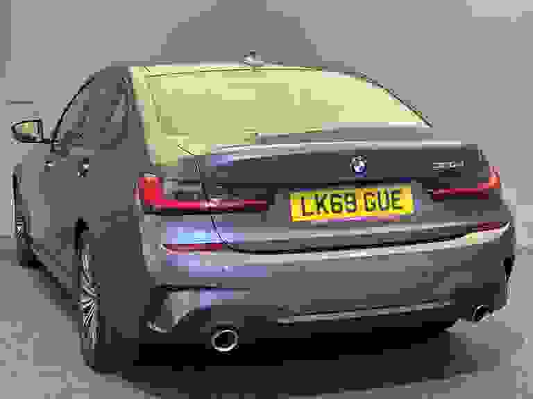 BMW 3 SERIES Photo spincar-8b2b2cecc6b285246f094c7c739bde3c3d507043.jpg