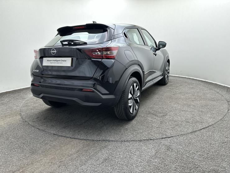 Nissan JUKE Photo spincar-8b75b420099b56e35fa9f9e3670b57072ba5f07f.jpg