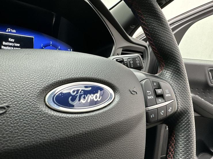 Ford Kuga Photo spincar-8bfc479457858a3bb084ac30866190209d9dcca7.jpg