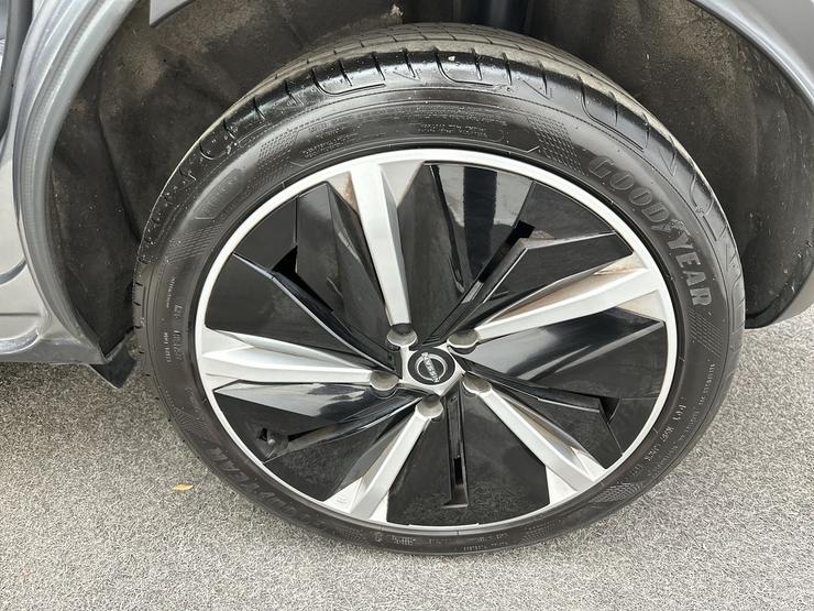 Nissan JUKE Photo spincar-8c09ef75a0a9724059cd3ba11bb6c45bd9842695.jpg