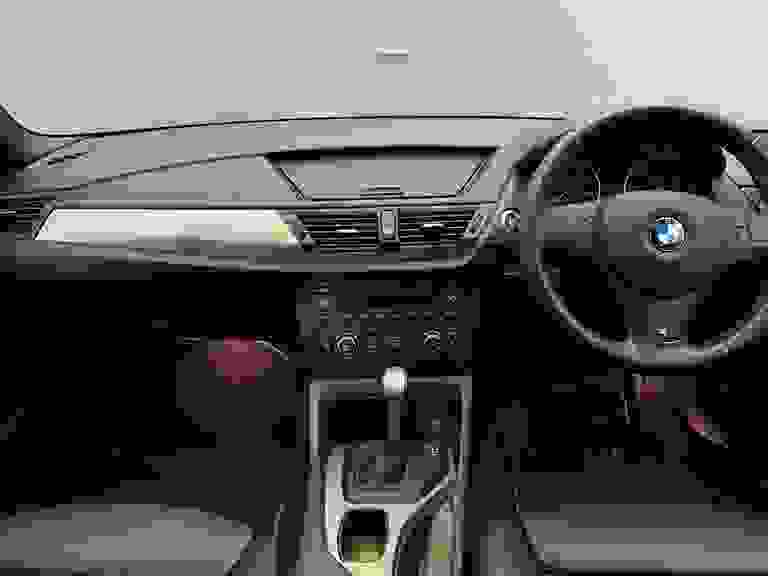 BMW X1 Photo spincar-8ea60e15a658d8cf68bdd212fff33104c6c951cd.jpg