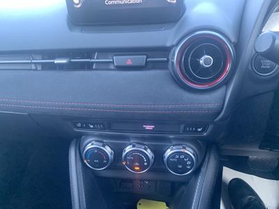 Mazda Mazda2 Photo 37