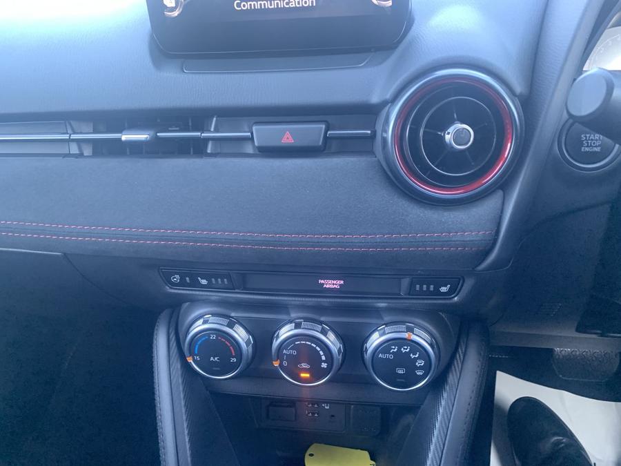 Mazda Mazda2 Photo spincar-8f6db74ead123d122fd2a9d67633d5290f1a8dad.jpg