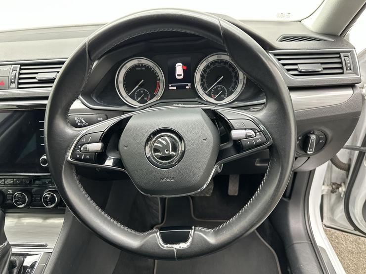 Skoda SUPERB Photo spincar-906bf13241d073f976629eb134bc57a05e95ffce.jpg
