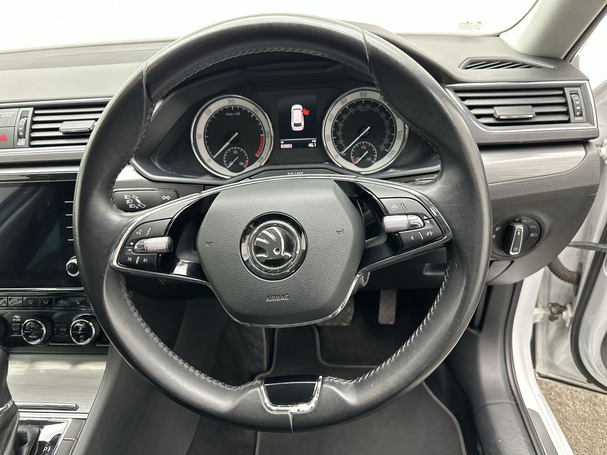 Skoda SUPERB Photo 12