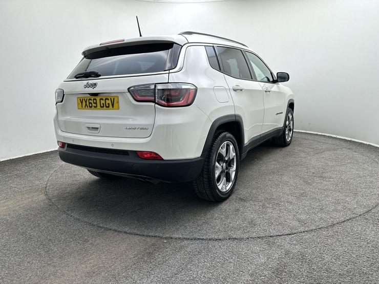 Jeep COMPASS Photo spincar-9085dfa4cc7f60f5ab0382deeb5754afd93ca1cb.jpg