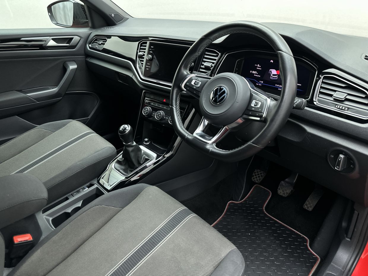 Volkswagen T-Roc Photo 15