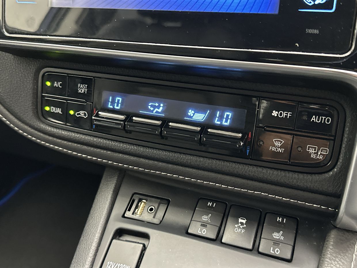 Toyota Auris Photo 12