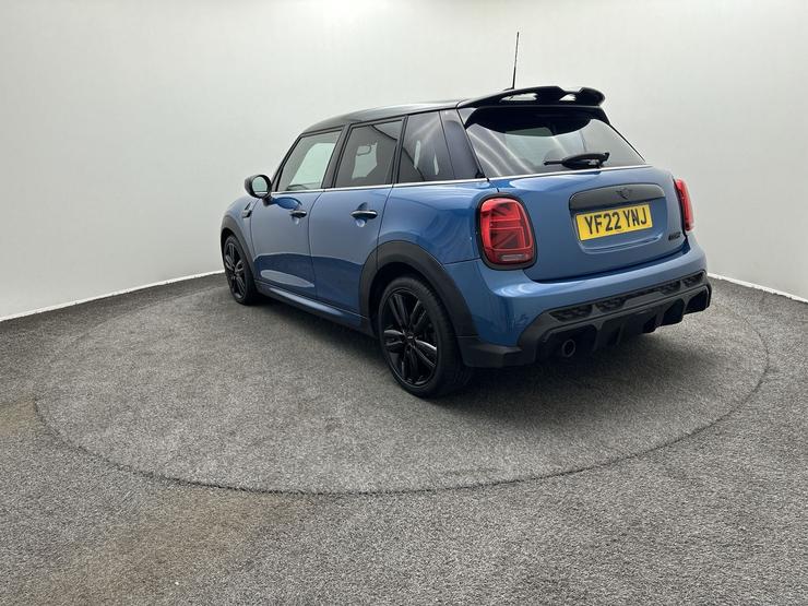 MINI HATCHBACK Photo spincar-91a2b2033daeff3aa7bf18a61988da2a1c25bf99.jpg