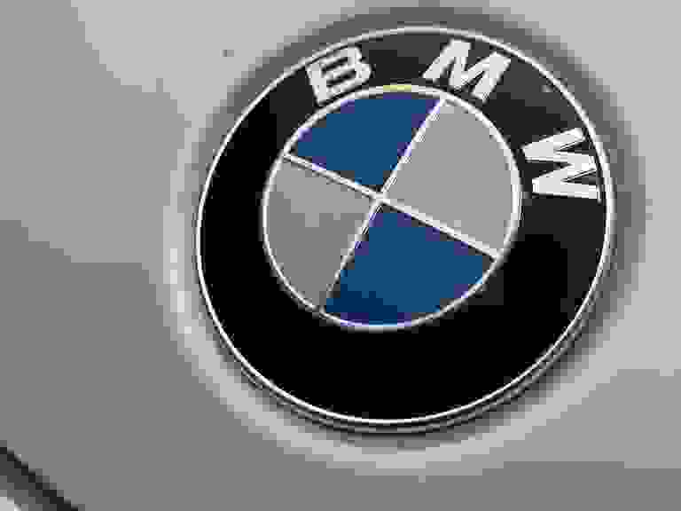 BMW X1 Photo spincar-91a3d34b775337a0b6727659285095db64de76b5.jpg