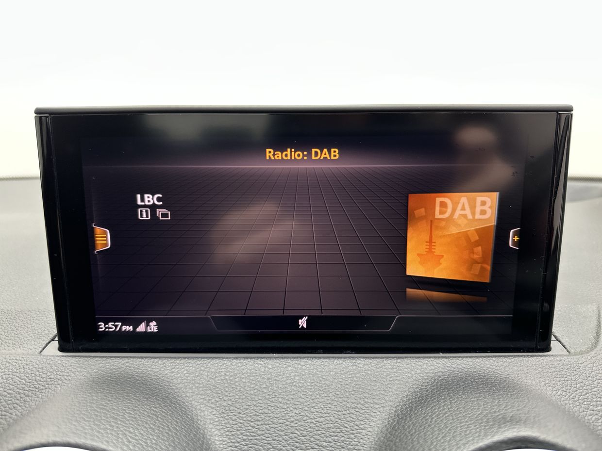 Audi Q2 Photo 12