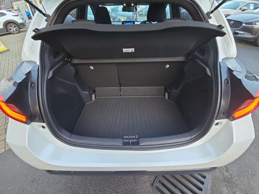 Mazda Mazda2 HYBRID Photo spincar-9277bc8147def22194944c730153d69c6f6533d8.jpg